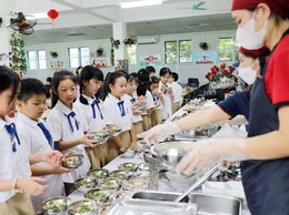 Tăng cường kiểm soát bữa ăn học đường – Bảo đảm sức khỏe học sinh