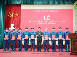 Phú Cát tổ chức Hội nghị kết nạp dân quân và khai mạc huấn luyện dân quân cơ động năm 2026