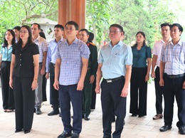 LÃNH ĐẠO XÃ THẠCH THẤT DÂNG HƯƠNG TƯỞNG NIỆM CÁC ANH HÙNG LIỆT SĨ NHÂN DỊP KỶ NIỆM 51 NĂM NGÀY GIẢI PHÓNG MIỀN NAM (30/4/1975 - 30/4/2026)