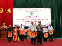 Liên hoan tiếng hát dân ca người cao tuổi xã Hòa Lạc - lan tỏa tinh thần “Sống vui, sống khỏe, sống có ích”