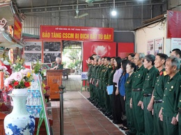Hội Cựu chiến binh xã Chuyên Mỹ tổ chức Lễ dâng hương và chương trình “ hành trình về địa chỉ đỏ” tại Bảo tàng Chiến sỹ CM bị địch bắt tù đày