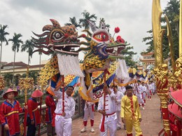 Rộn ràng lễ hội truyền thống giao hảo thôn Trần Đăng (Ứng Thiên) – Áng Phao (Dân Hòa)
