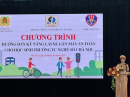 Tuyên truyền an toàn giao thông cho hơn 500 học sinh tại Trường Trung cấp nghề số 1 trên địa bàn xã Phú Xuyên