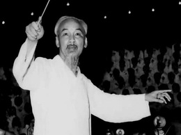 Nhìn lại ‘51 năm bản hùng ca đất nước’ qua những bức ảnh xúc động