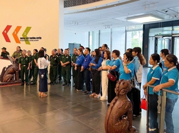 PHỤ NỮ NGỌC HỒI THAM QUAN  “ĐỊA CHỈ ĐỎ”  ÔN LẠI TRUYỀN THỐNG HÀO HÙNG DÂN TỘC