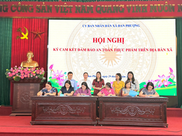 Hội nghị tập huấn tuyên truyền các quy định về an toàn thực phẩm và ký cam kết bảo đảm an toàn thực phẩm trên địa bàn xã.