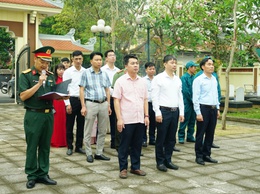 Xã Hòa Phú: Lễ viếng Nghĩa trang Liệt sĩ nhân kỷ niệm 51 năm Ngày Giải phóng miền Nam, thống nhất đất nước (30/4/1975 – 30/4/2026)