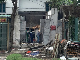 Nhiều hộ dân thôn Đồi Chè (xã Phú Nghĩa) tự nguyện tháo dỡ công trình, di chuyển tài sản trên đất để bàn giao mặt bằng thực hiện Dự án cải tạo, nâng cấp Quốc lộ 6