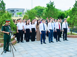 Phú Nghĩa dâng hương tưởng niệm các Anh hùng liệt sĩ nhân dịp kỷ niệm 51 năm Ngày Giải phóng miền Nam, thống nhất đất nước