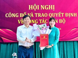 Hội nghị công bố và trao quyết định về công tác cán bộ
