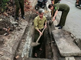 Đồng chí Hoàng Chí Thức điểm tựa bình yên của Cụm dân cư số 8, Thọ Xuân, xã Liên Minh