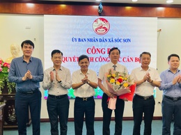 XÃ SÓC SƠN: CÔNG BỐ VÀ TRAO QUYẾT ĐỊNH BỔ NHIỆM ĐỒNG CHÍ NGUYỄN THẠCH BỈNH GIỮ CHỨC VỤ TRƯỞNG PHÒNG KINH TẾ.