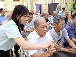 Chi bộ thôn Long Phú tổ chức sinh hoạt tháng 4/2026 gắn với tập huấn chuyển đổi số trong công tác Đảng