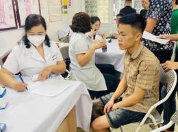 Triển khai mô hình tuyến phố An toàn thực phẩm có kiểm soát nhằm giải quyết điểm nghẽn về An toàn thực phẩm” trên địa bàn phường Hoàn Kiếm