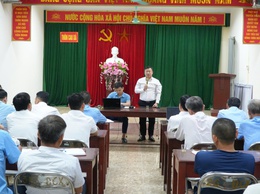 BÍ THƯ ĐẢNG ỦY, CHỦ TỊCH HĐND XÃ MAI XUÂN TRƯỜNG - DỰ SINH HOẠT CHI BỘ THÔN CAO XÁ