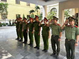 Công an xã Bình Minh tổ chức sinh hoạt chính trị sâu sắc, ý nghĩa cho CBCS tại Bảo tàng Công an thành phố Hà Nội