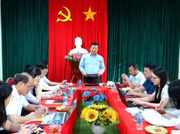 Thường trực Đảng ủy xã làm việc với Trung tâm Dịch vụ tổng hợp: Rà soát nhiệm vụ trọng tâm năm 2026, tháo gỡ khó khăn, nâng cao hiệu quả hoạt động