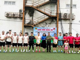 Đoàn Thanh niên Công an phường Cầu Giấy tổ chức hoạt động giao hữu bóng đá giữa các đoàn viên, thanh niên trong đơn vị