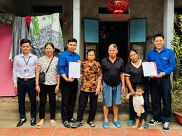 TỔ HÀNH CHÍNH CÔNG XUNG KÍCH XÃ  KIM ANH ĐƯA DỊCH VỤ CÔNG ĐẾN GẦN NGƯỜI DÂN HƠN