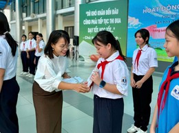 Người mang “mùa xuân” về trong mắt trẻ: Chuyện về người “cầm lái” tận tâm tại mái trường THCS Linh Đàm