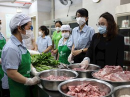 PHƯỜNG CỬA NAM KHÔNG ĐỂ THỰC PHẨM “BẨN” XÂM NHẬP TRƯỜNG HỌC