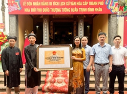 Thôn Đại Đồng Độ Lân xã Kiều Phú đón bằng xếp hạng di tích lịch sử văn hóa cấp thành phố Nhà thời Phụ quốc Thượng tướng quân Trịnh Đình Nhãn