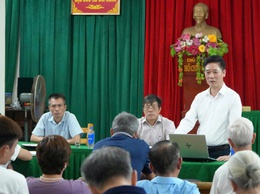 PHÓ BÍ THƯ THƯỜNG TRỰC ĐẢNG ỦY HOÀNG QUỐC ĐẠT DỰ SINH HOẠT TẠI THÔN THẾ HIỂN: Đổi mới nội dung, phương pháp sinh hoạt chi bộ, tạo sự đồng thuận trong nhân dân