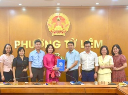 UBND phường Từ Liêm tổ chức hội nghị công bố quyết định về công tác cán bộ tại trường Tiểu học Phú Đô