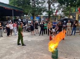 TẬP HUẤN PCCC & CNCH TẠI XÃ THANH TRÌ 