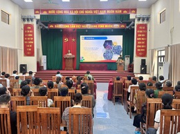 Xã Hồng Sơn tuyên truyền kiến thức về an toàn giao thông đường bộ và những thủ đoạn lừa đảo trong tình hình mới cho cán bộ, hội viên nông dân