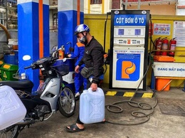 Công an phường Đông Ngạc khuyến cáo, cảnh báo về nguy cơ mất an toàn PCCC và các chế tài xử lý khi tích trữ xăng dầu