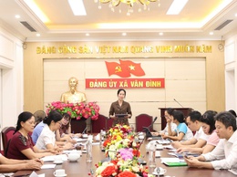 Vân Đình triển khai kế hoạch ra quân tổng vệ sinh môi trường và trồng cây tại kênh Tân Phương