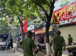 CÔNG AN PHƯỜNG VĨNH TUY PHỐI HỢP VỚI PHÒNG CSQLHC VỀ TTXH ĐẢM BẢO TRẬT TỰ ĐÔ THỊ TRÊN ĐỊA BÀN