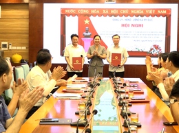 Xã Mỹ Đức công bố các Quyết định của Ban Thường vụ Thành ủy; các Nghị quyết, Quyết định của HĐND, UBND Thành phố và Nghị quyết của HĐND xã về công tác cán bộ