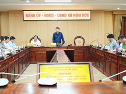 Đồng chí Phạm Tuấn Long-Thành uỷ viên, Giám đốc Sở Văn hóa và Thể thao thành phố làm việc với các địa phương về phát triển văn hóa