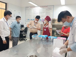 KIỂM TRA AN TOÀN THỰC PHẨM TẠI TRƯỜNG TIỂU HỌC MINH ĐỨC, HÒA LÂM VÀ MẦM NON HÒA LÂM.