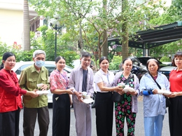 Thạch Thất: Lan tỏa yêu thương qua chương trình phát cơm miễn phí hưởng ứng Tháng Nhân đạo năm 2026