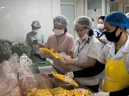 Thường trực HĐND phường Hoàn Kiếm tăng cường giám sát việc chấp hành các quy định pháp luật về an toàn thực phẩm tại các trường học trên địa bàn phường