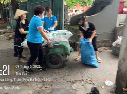 VỆ SINH MÔI TRƯỜNG SÁNG THỨ BẢY HÀNG TUẦN CỦA HỘI PHỤ NỮ PHƯỜNG LÁNG.