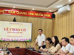 ĐẢNG ỦY XÃ TRUNG GIÃ TỔ CHỨC LỄ CHÀO CỜ ĐẦU THÁNG 5, QUYẾT TÂM TẠO BỨT PHÁ HOÀN THÀNH NHIỆM VỤ 6 THÁNG ĐẦU NĂM 2026