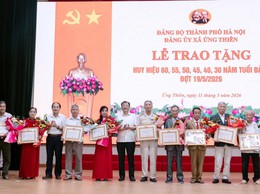 Đảng ủy xã Ứng Thiên tổ chức trao tặng Huy hiệu Đảng nhân dịp kỷ niệm Ngày sinh Chủ tịch Hồ Chí Minh 19/5