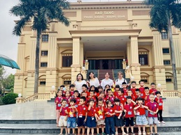 Trường mầm non A Tứ Hiệp nuôi dưỡng lòng biết ơn và gợi mở lòng yêu nước cho trẻ thông qua các hoạt động gần gũi