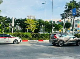 Ngày 8/5/2026, chịu tác động của gió mùa Đông Bắc, Hà Nội có lúc có mưa, trời mát mẻ