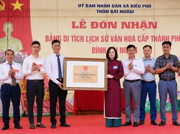 Thôn Bái Ngoại long trọng tổ chức Lễ đón nhận Bằng xếp hạng Di tích lịch sử - văn hóa cấp Thành phố đối với đình Bái Ngoại