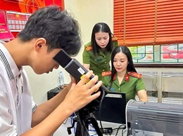 Người từ đủ 60 tuổi sẽ được cấp thẻ căn cước không thời hạn (10/5)