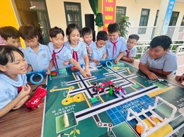 Ngày hội sáng tạo công nghệ thông tin – STEM ở trường Tiểu học Ninh Sở, xã Hồng Vân
