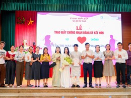UBND XÃ QUỐC OAI TỔ CHỨC LỄ TRAO GIẤY CHỨNG NHẬN KẾT HÔN THEO MÔ HÌNH 