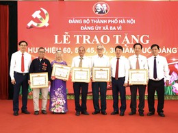 ĐẢNG ỦY XÃ BA VÌ TỔ CHỨC LỄ TRAO TẶNG HUY HIỆU ĐẢNG ĐỢT 19/5/2026