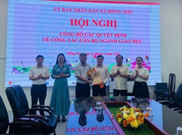 Hồng Sơn trao quyết định bổ nhiệm cán bộ quản lý ngành giáo dục