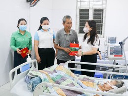 HƯỞNG ỨNG “THÁNG NHÂN ĐẠO” – TRAO YÊU THƯƠNG ĐẾN NGƯỜI BỆNH CÓ HOÀN CẢNH KHÓ KHĂN